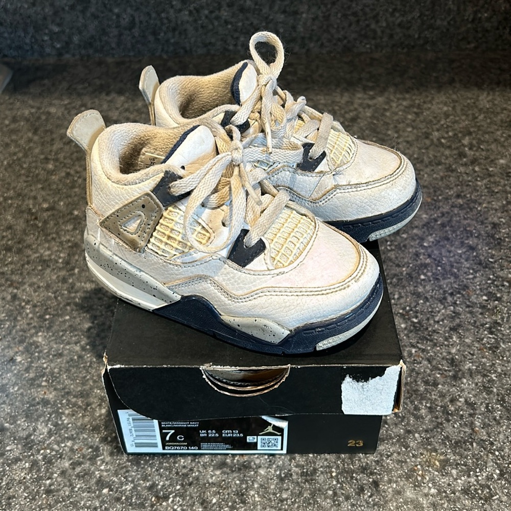 Jordan 4 Retro